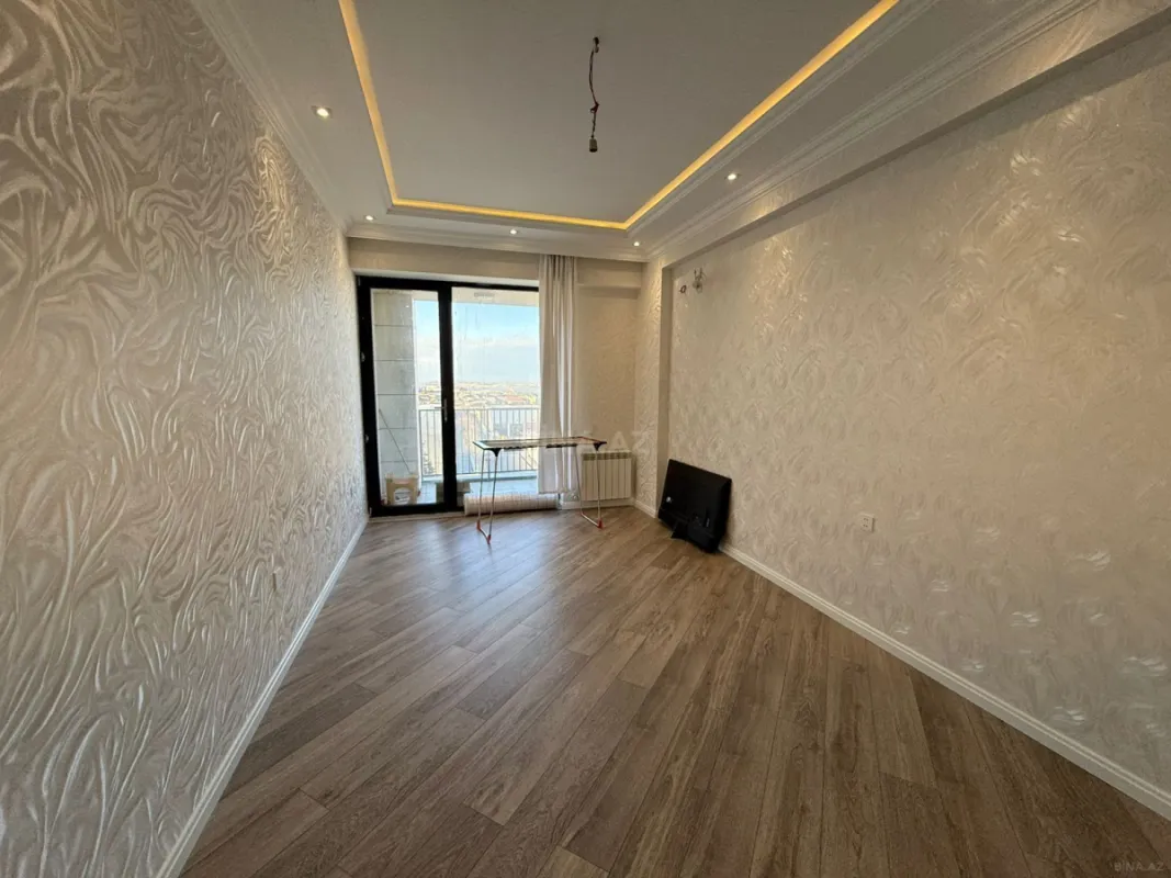 Satılır 3 otaqlı mənzil 136.1 m²
