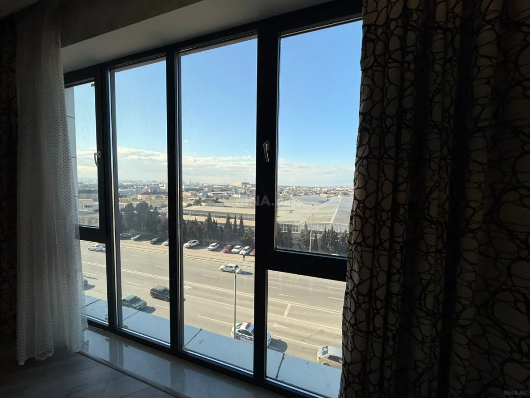 Satılır 3 otaqlı mənzil 136.1 m²