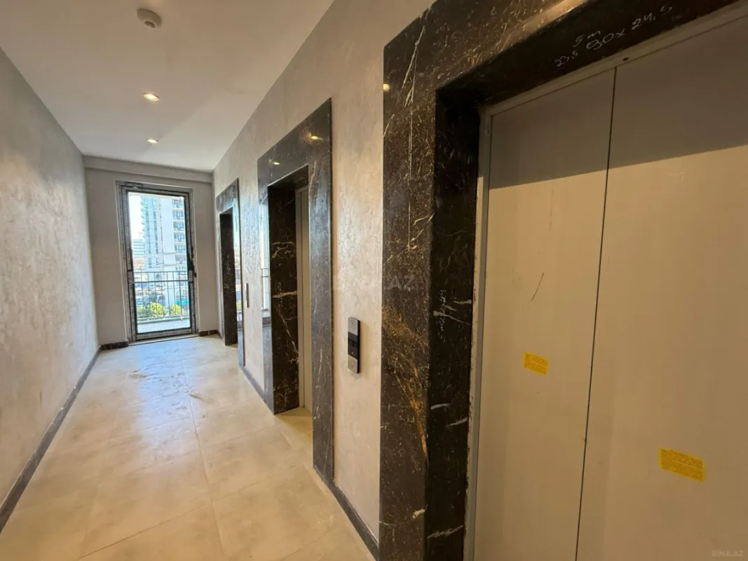 Satılır 3 otaqlı mənzil 136.1 m²