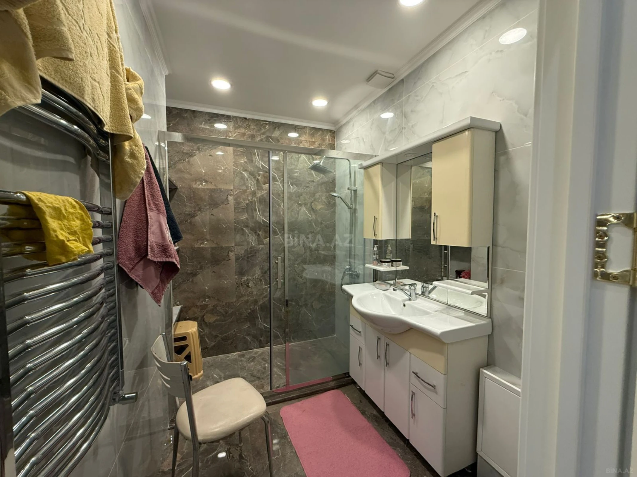 Satılır 3 otaqlı mənzil 136.1 m²