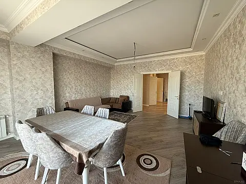 Satılır 3 otaqlı mənzil 136.1 m² — Bakı, Bakıxanov 3 otaq 136.10 m²