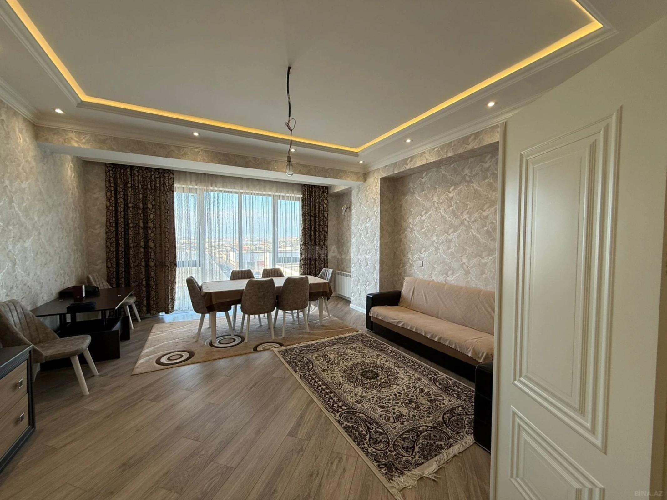 Satılır 3 otaqlı mənzil 136.1 m²