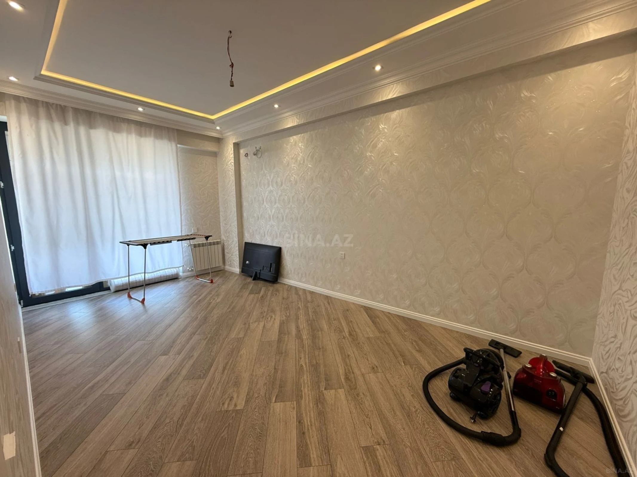 Satılır 3 otaqlı mənzil 136.1 m²