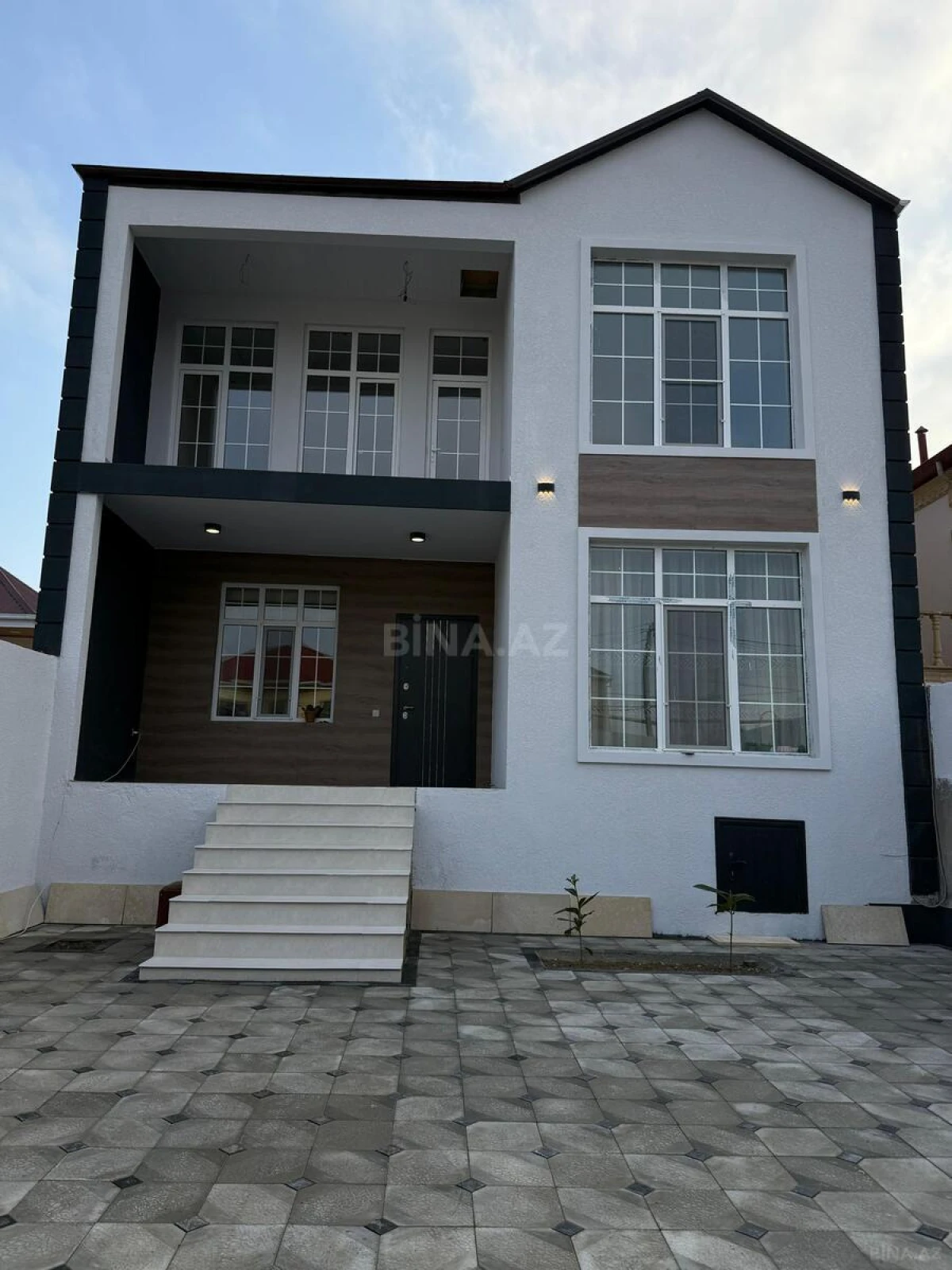 Satılır 6 otaqlı həyət evi 230 m²