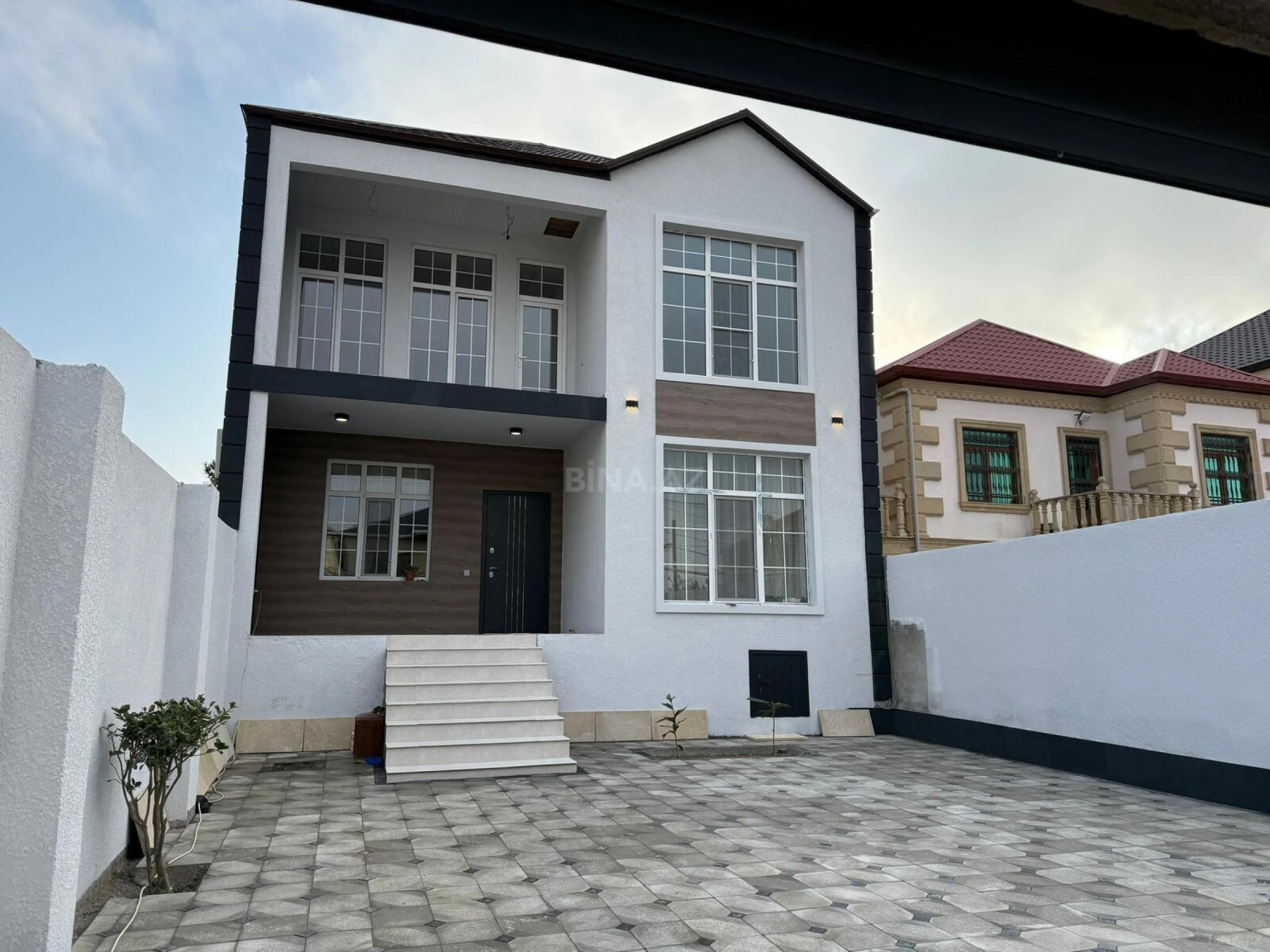 Satılır 6 otaqlı həyət evi 230 m²