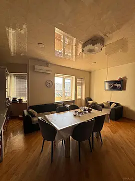 Satılır 4 otaqlı mənzil 185 m²