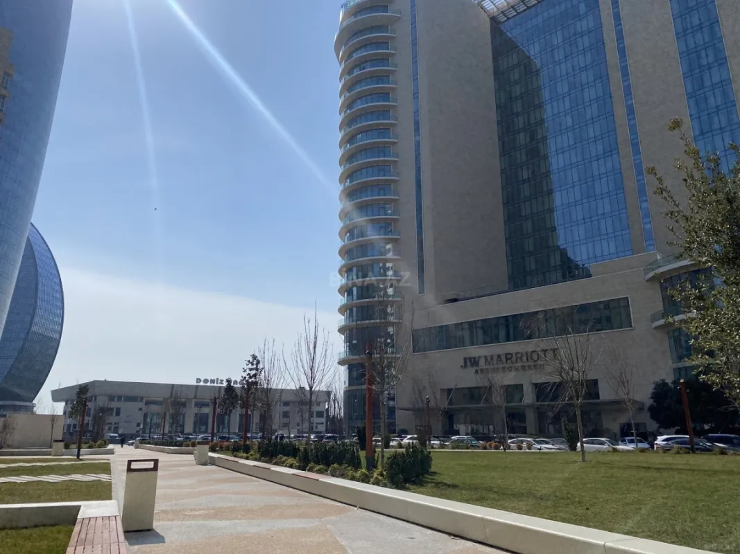 Satılır 3 otaqlı mənzil 162 m²