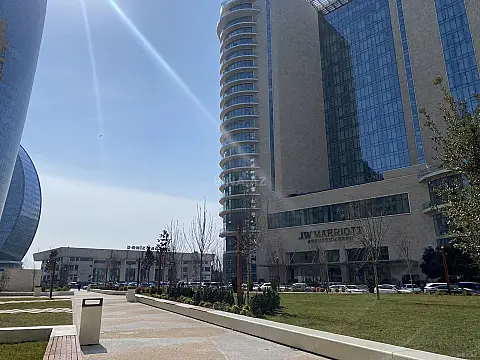 Satılır 3 otaqlı mənzil 162 m²