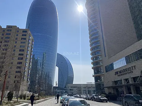 Satılır 3 otaqlı mənzil 162 m²