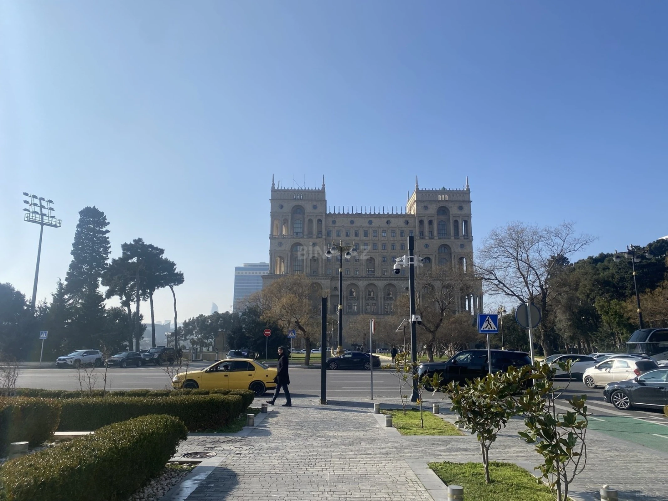 Satılır 3 otaqlı mənzil 162 m²