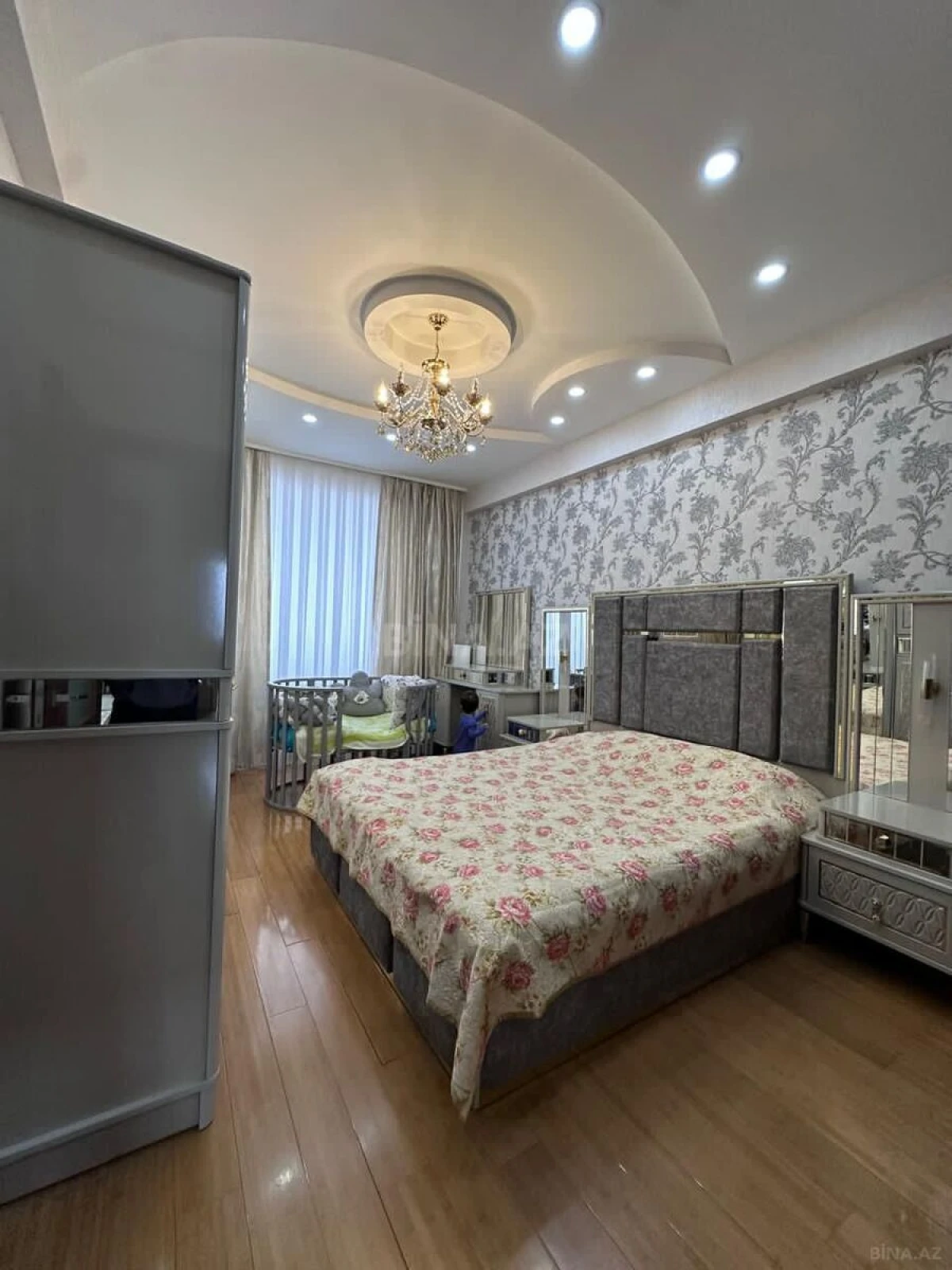 Satılır 3 otaqlı mənzil 92 m²