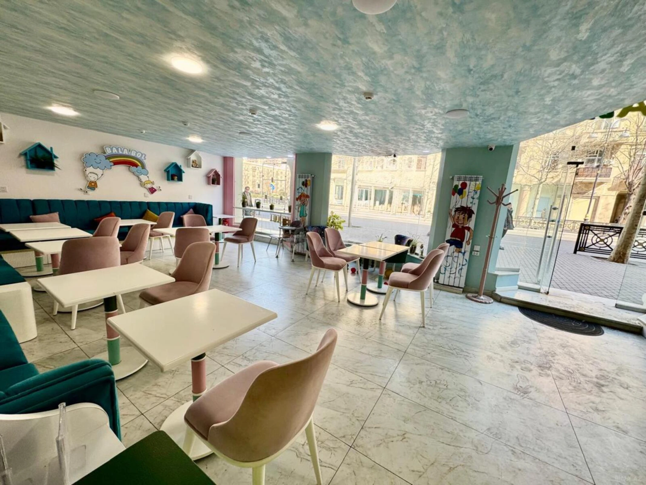 Kirayə verilir obyekt 130 m²