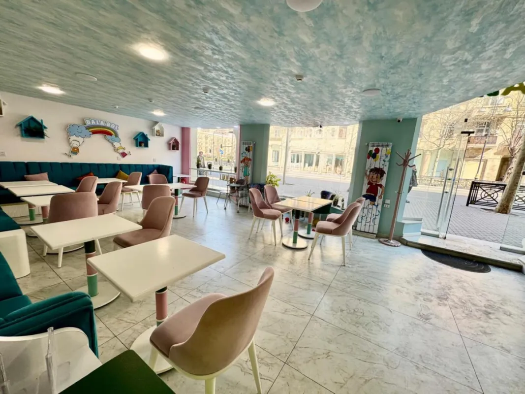 Kirayə verilir obyekt 130 m²