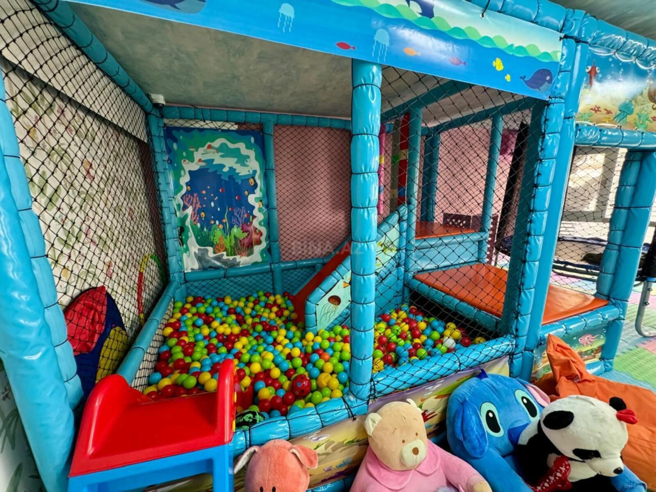 Kirayə verilir obyekt 130 m²