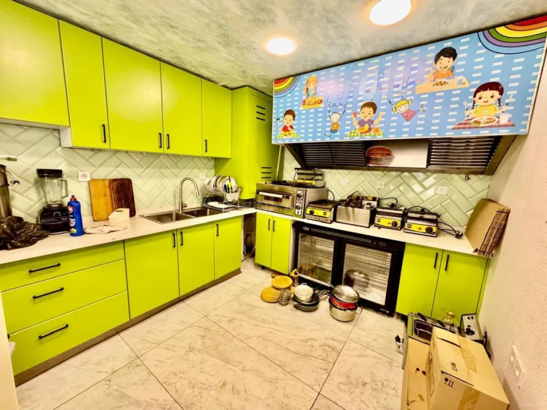 Kirayə verilir obyekt 130 m²