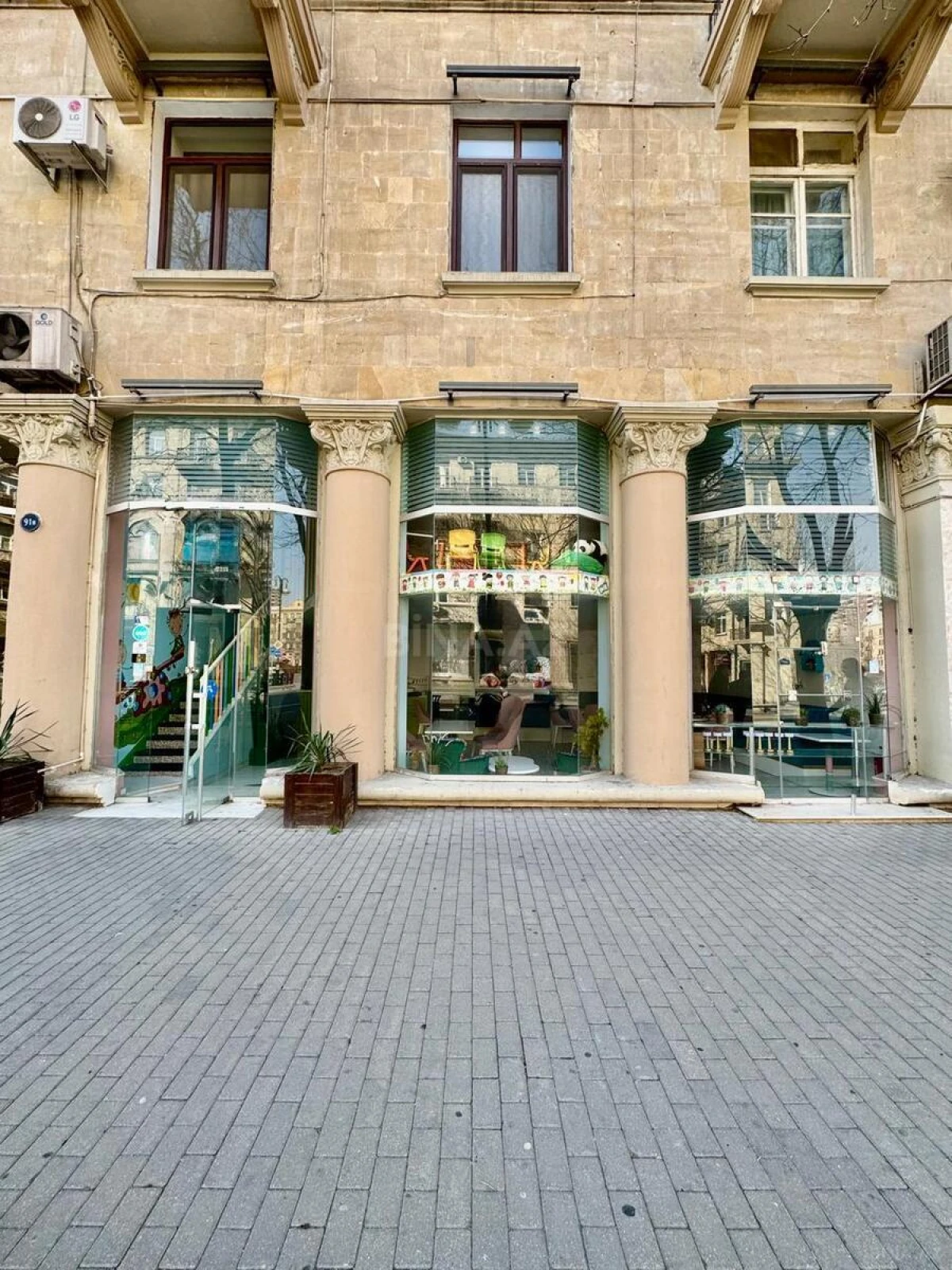 Kirayə verilir obyekt 130 m²