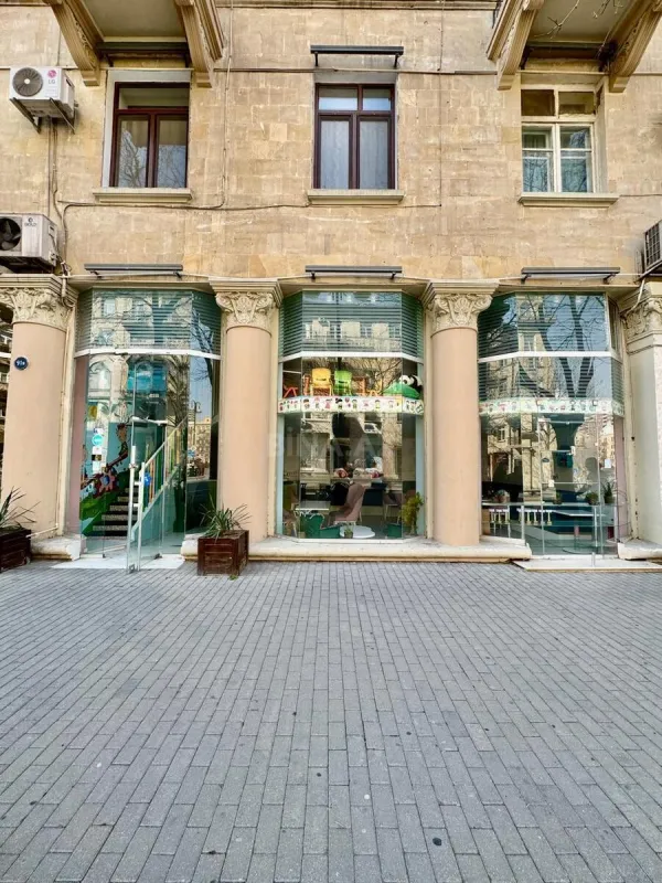 Kirayə verilir obyekt 130 m²