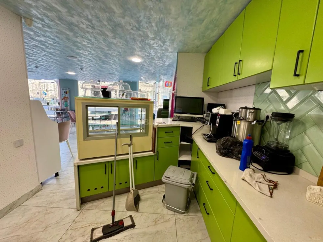 Kirayə verilir obyekt 130 m²