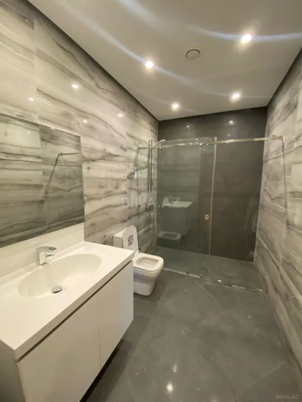 Kirayə verilir 4 otaqlı mənzil 201 m²