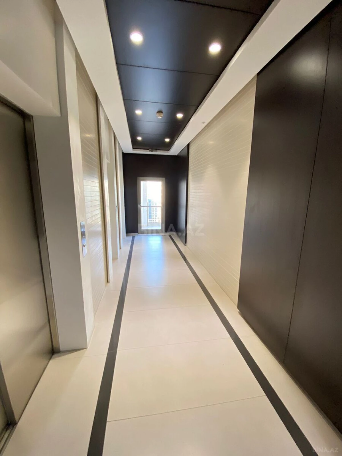 Kirayə verilir 4 otaqlı mənzil 201 m²