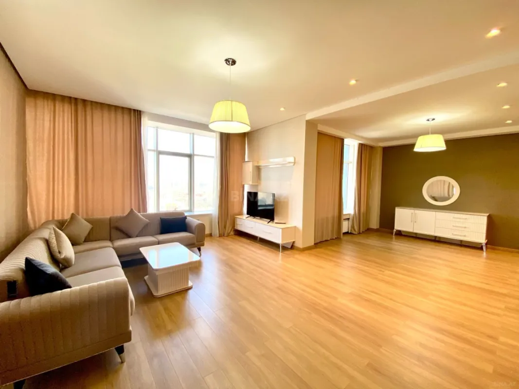 Kirayə verilir 4 otaqlı mənzil 201 m²