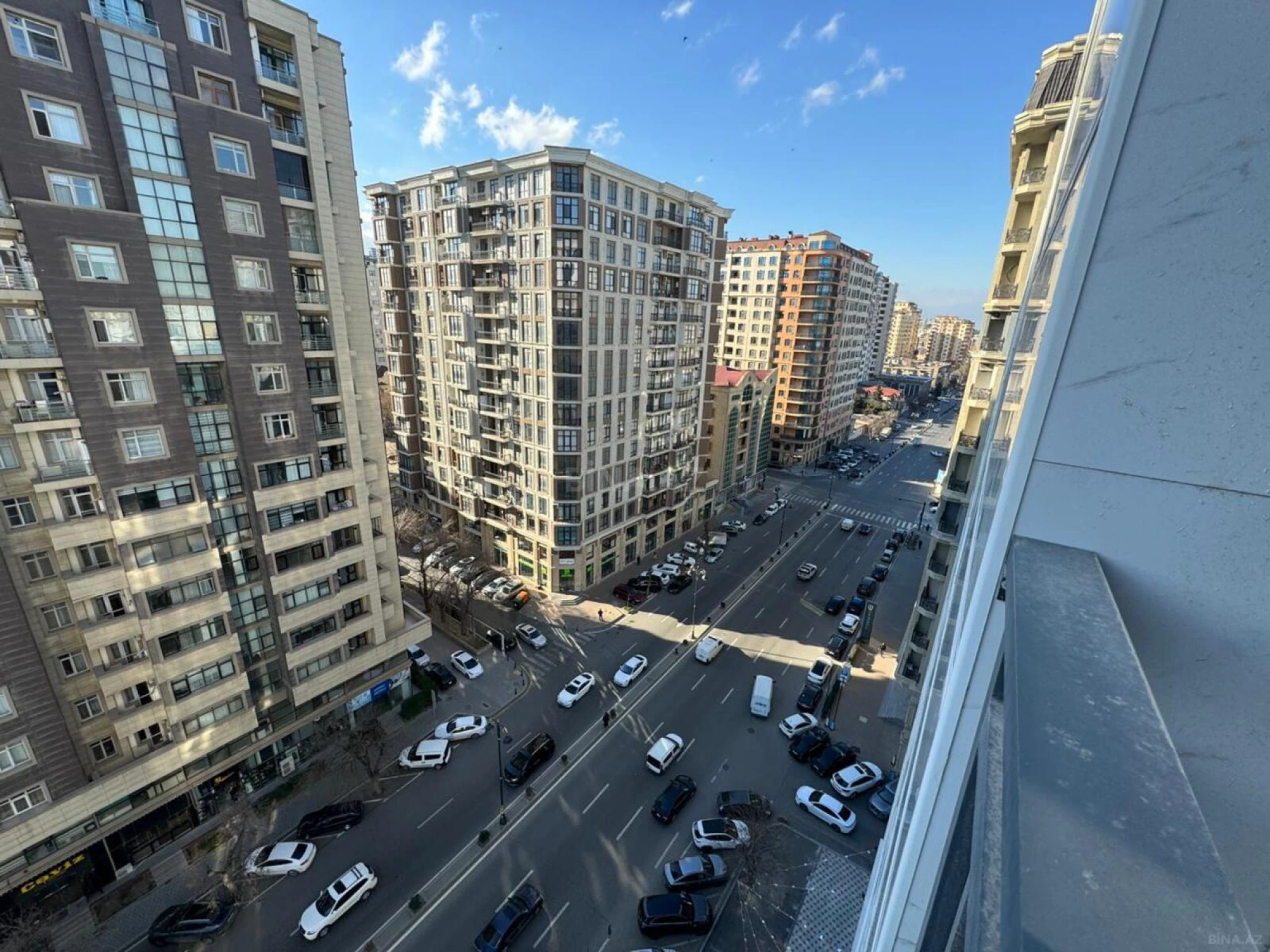 Satılır 4 otaqlı mənzil 149 m²