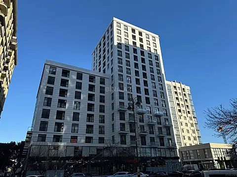 Satılır 4 otaqlı mənzil 149 m²