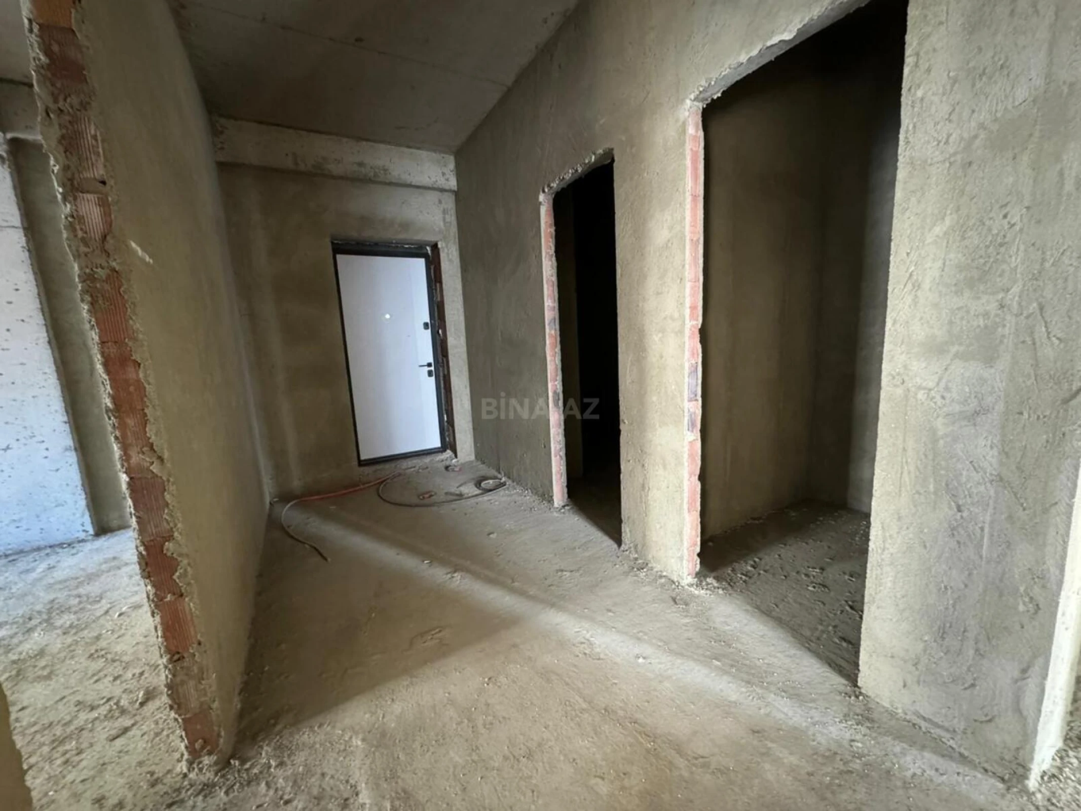 Satılır 4 otaqlı mənzil 149 m²