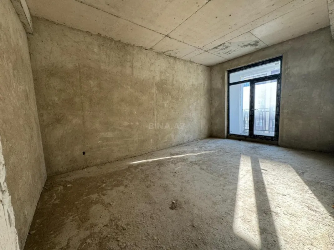 Satılır 4 otaqlı mənzil 149 m²