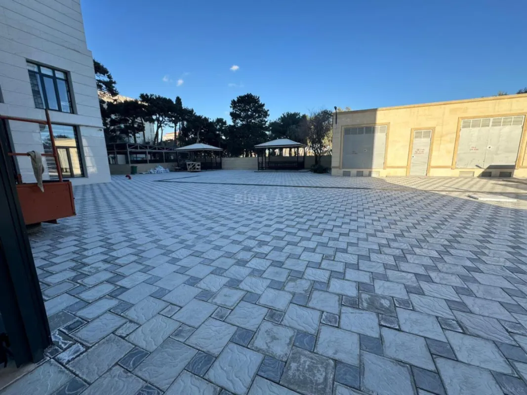 Satılır 4 otaqlı mənzil 149 m²