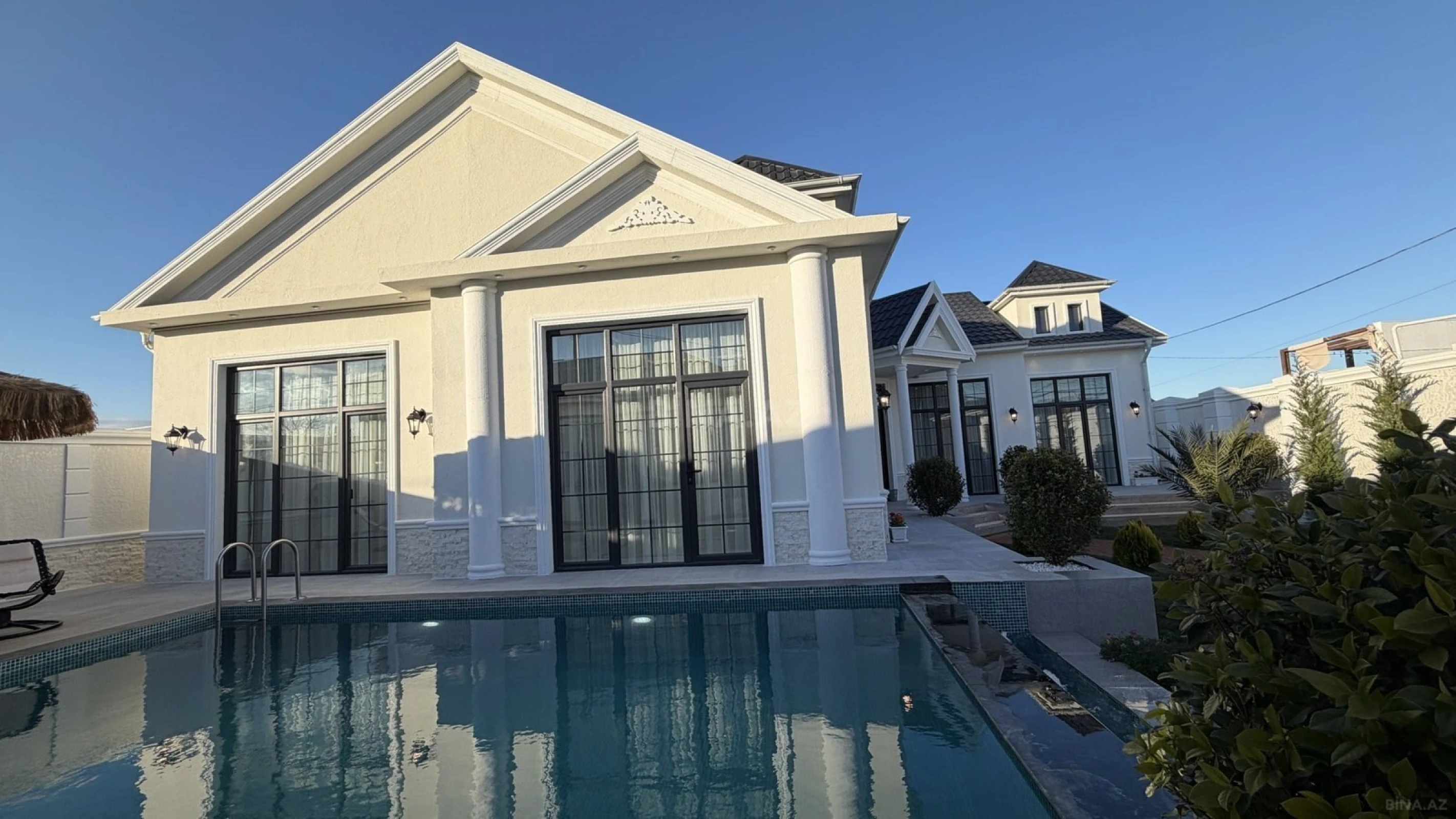 Satılır 4 otaqlı həyət evi 208 m²