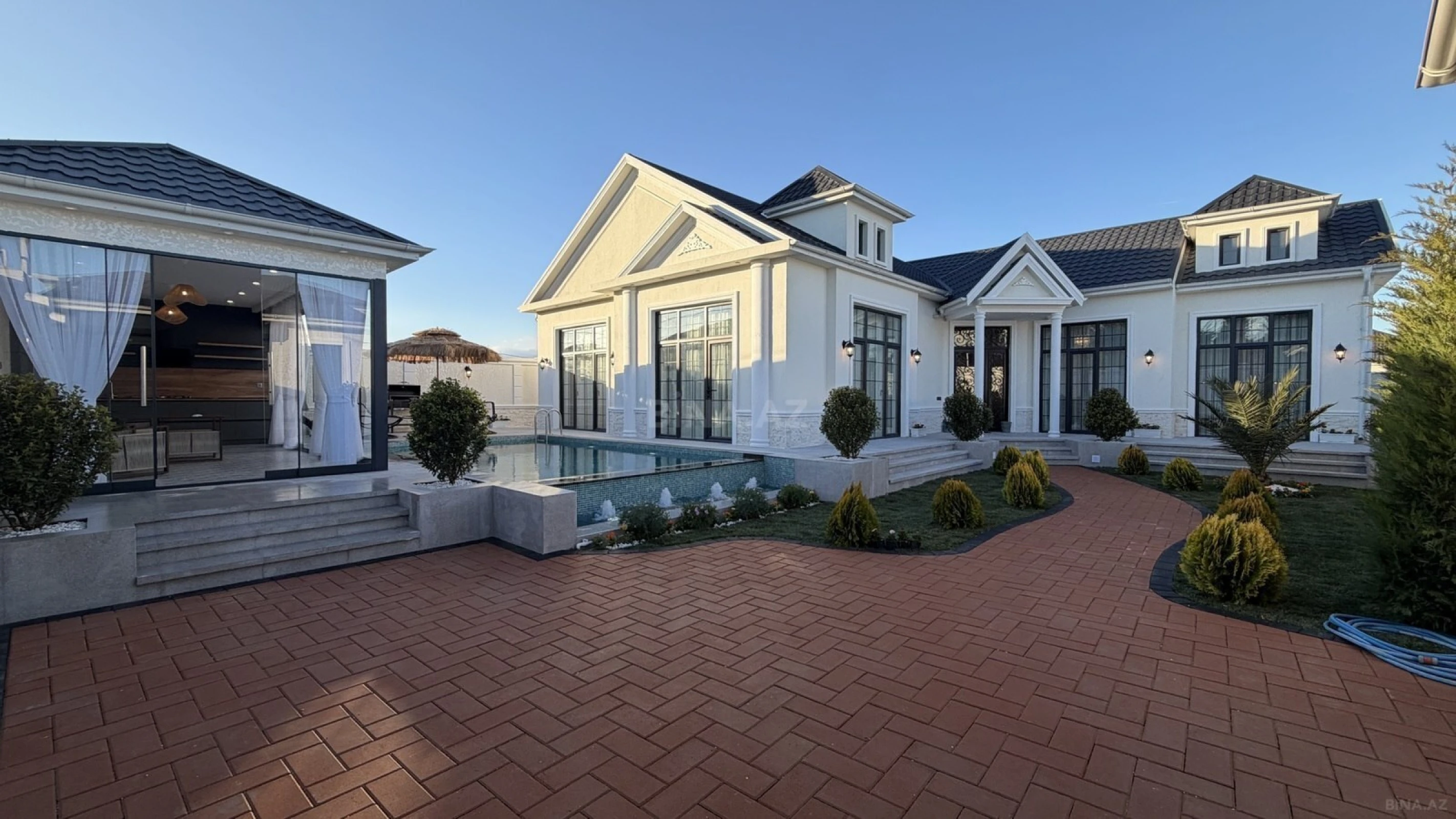 Satılır 4 otaqlı həyət evi 208 m²