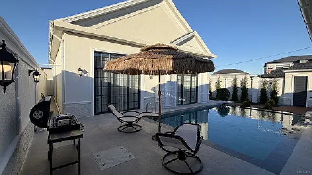 Satılır 4 otaqlı həyət evi 208 m²