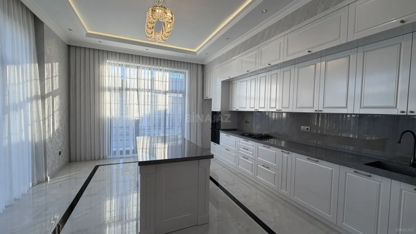 Satılır 4 otaqlı həyət evi 208 m²