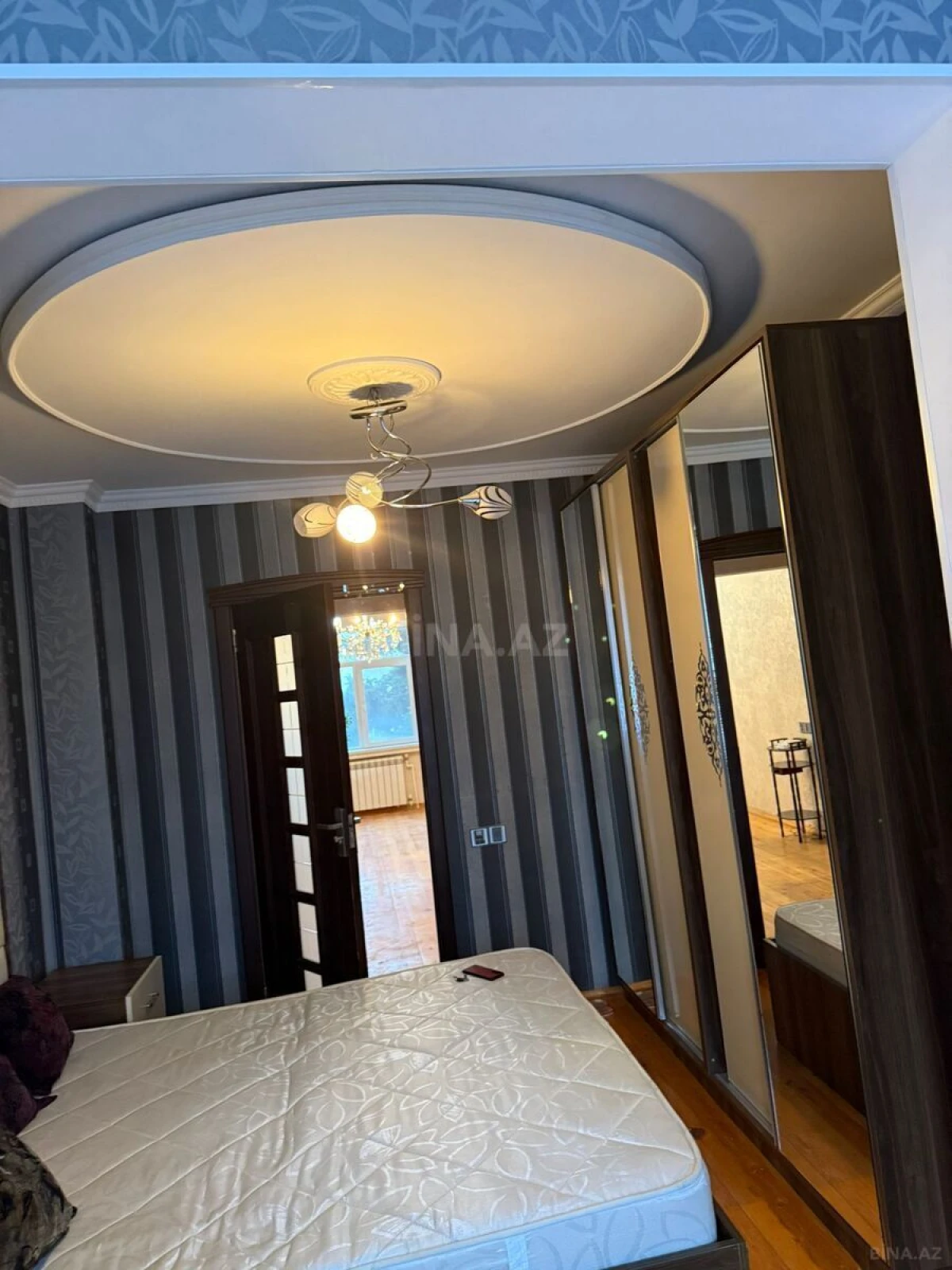 Satılır 4 otaqlı mənzil 90 m²