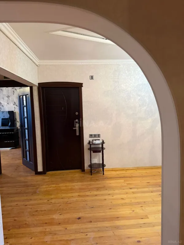 Satılır 4 otaqlı mənzil 90 m²