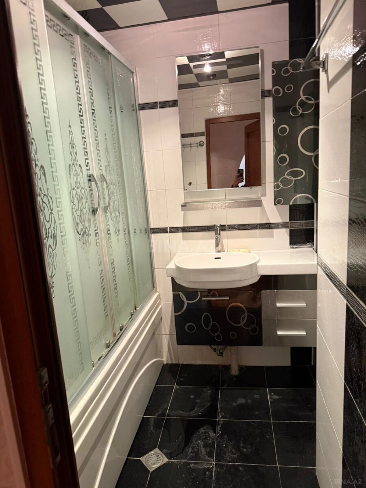 Satılır 4 otaqlı mənzil 90 m²