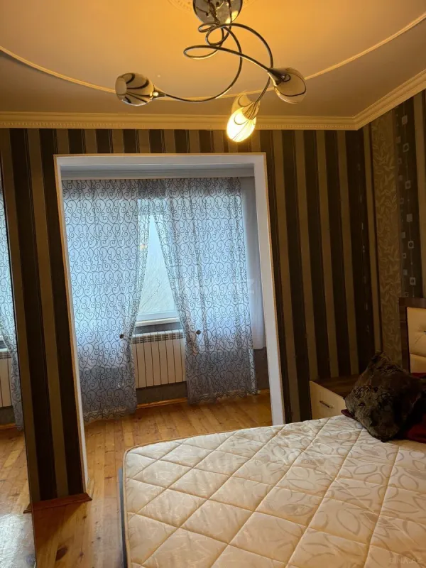 Satılır 4 otaqlı mənzil 90 m²