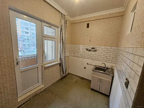 Satılır 1 otaqlı mənzil 40 m²