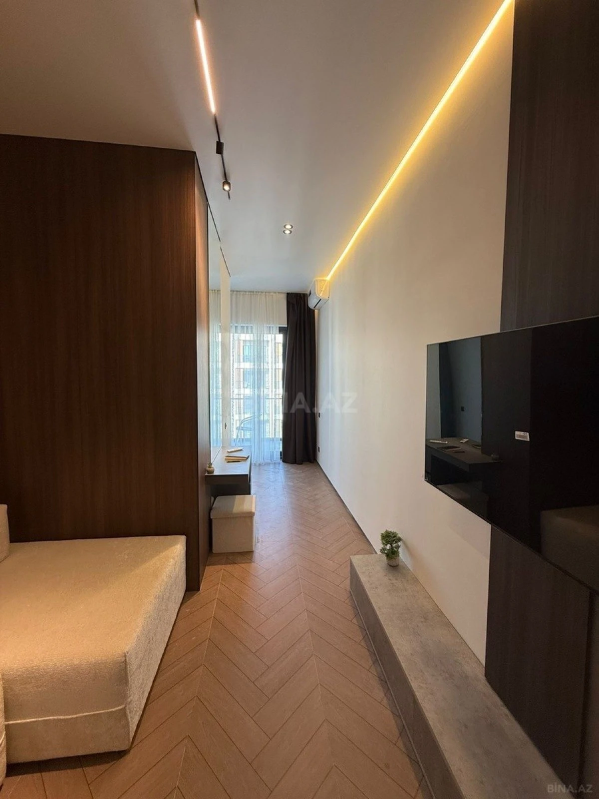 Satılır 1 otaqlı mənzil 57 m²