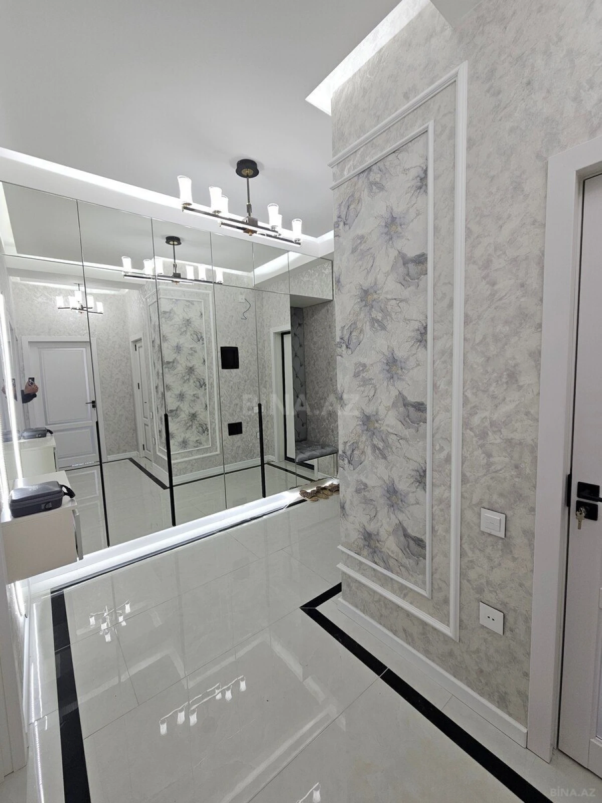 Satılır 3 otaqlı mənzil 87 m²