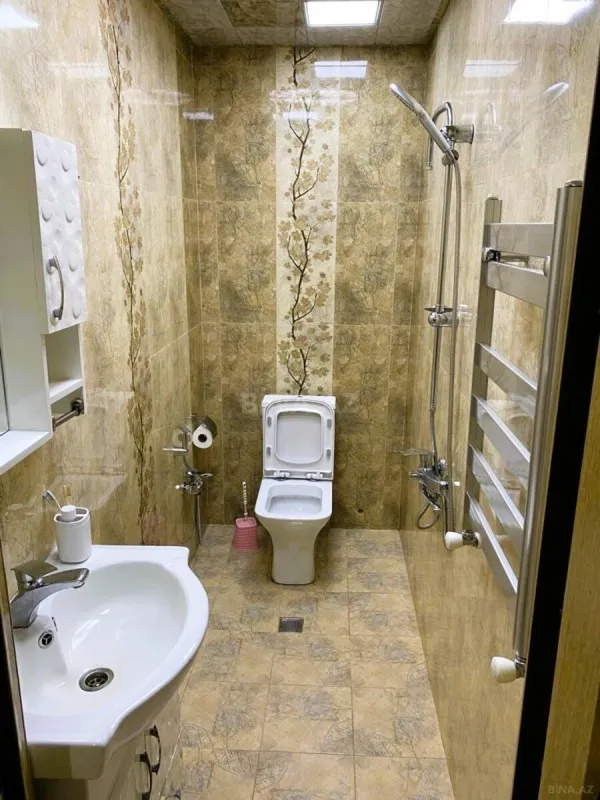 Satılır 2 otaqlı mənzil 65 m²