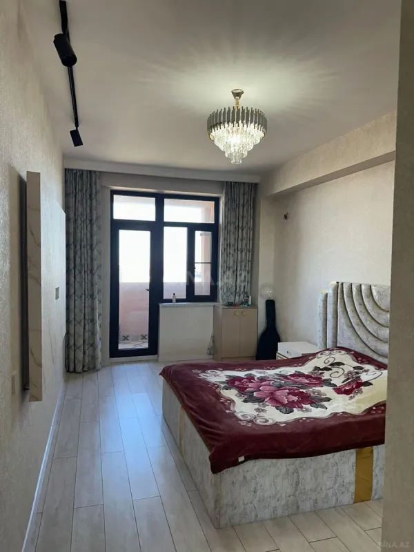 Satılır 2 otaqlı mənzil 68 m²