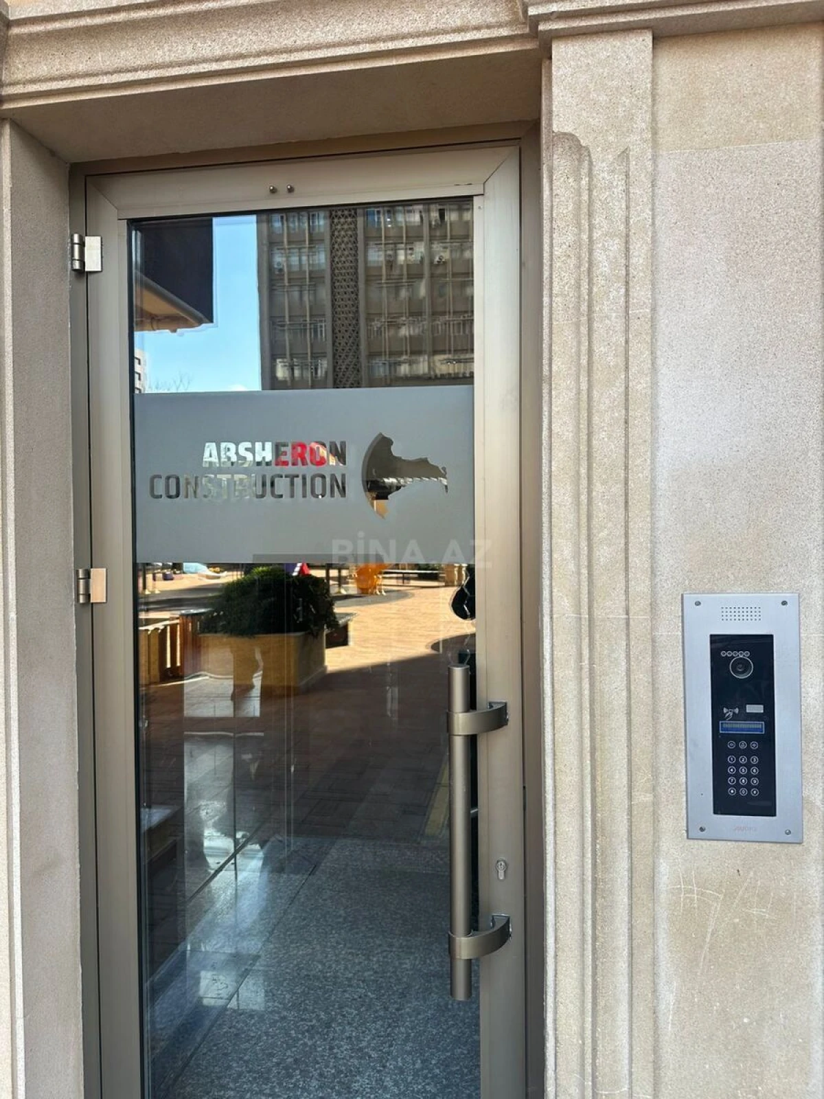 Satılır 2 otaqlı mənzil 68 m²