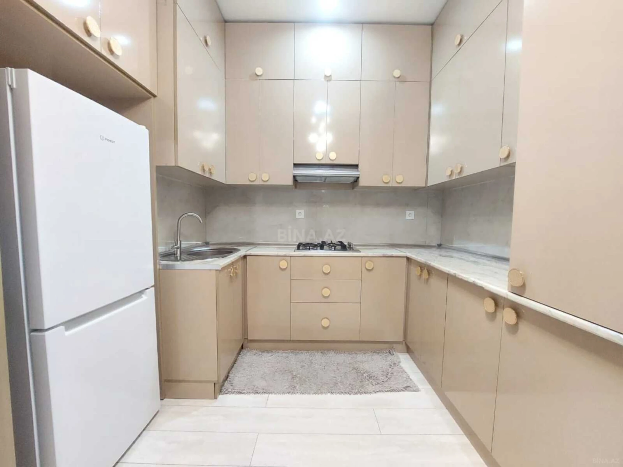Satılır 2 otaqlı mənzil 68 m²