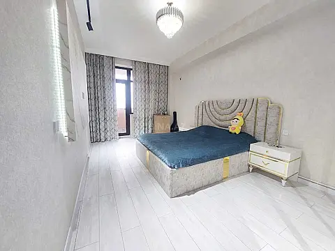 Satılır 2 otaqlı mənzil 68 m²