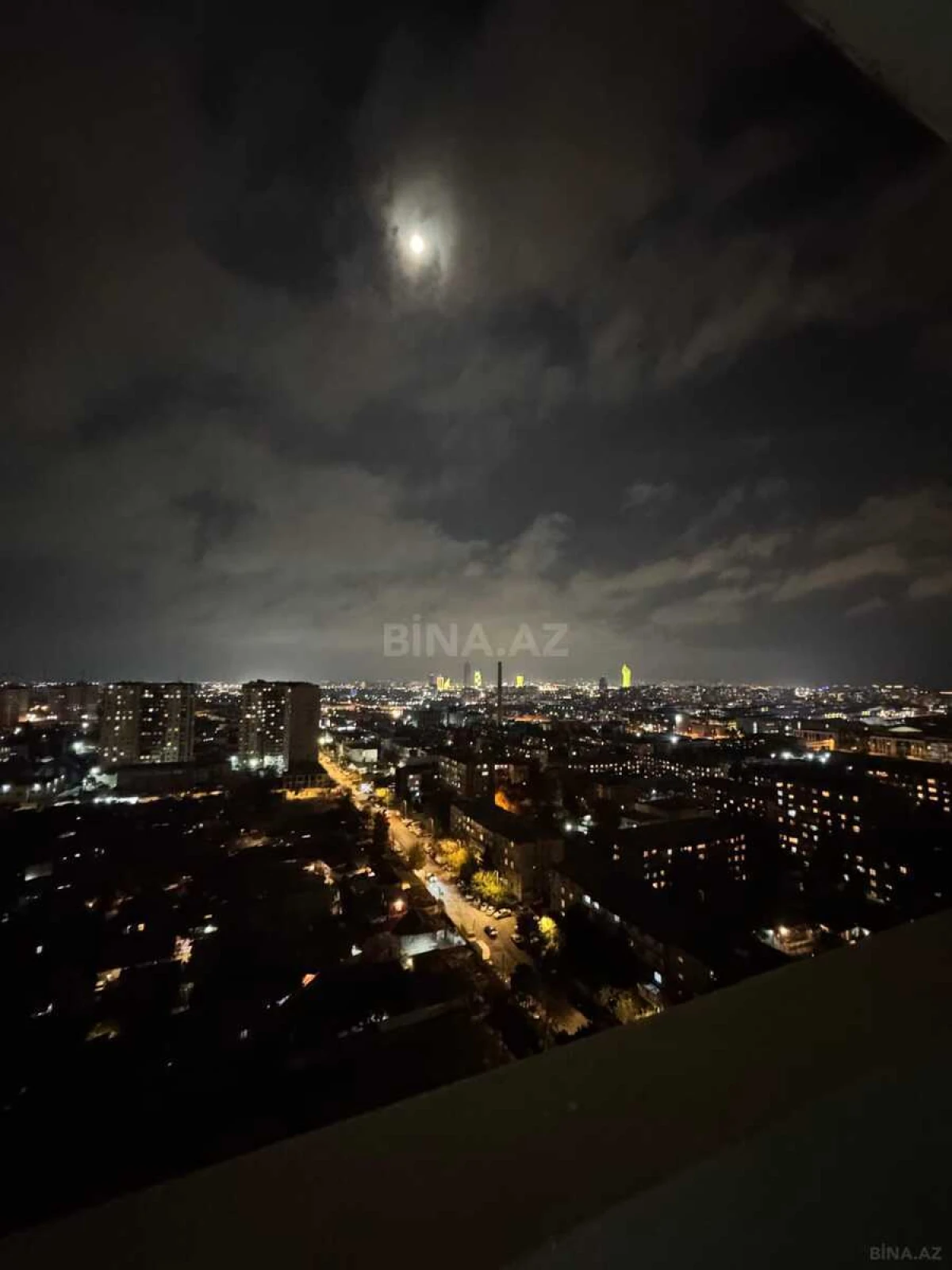 Satılır 2 otaqlı mənzil 68 m²