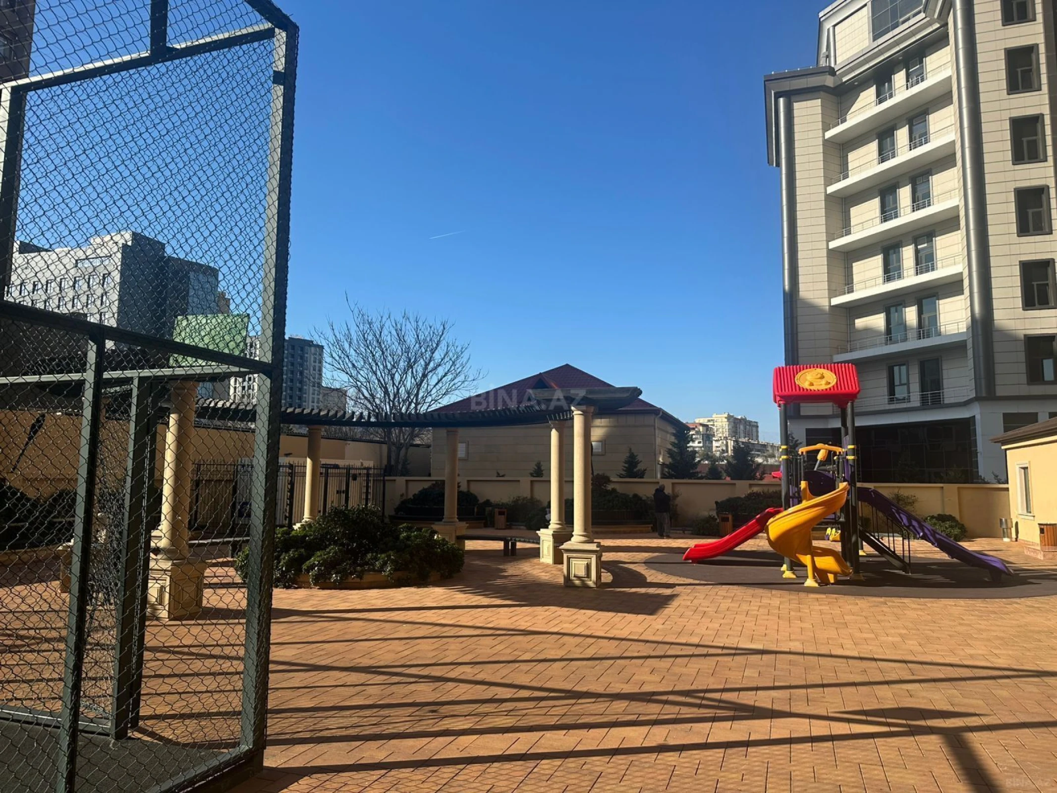 Satılır 2 otaqlı mənzil 68 m²