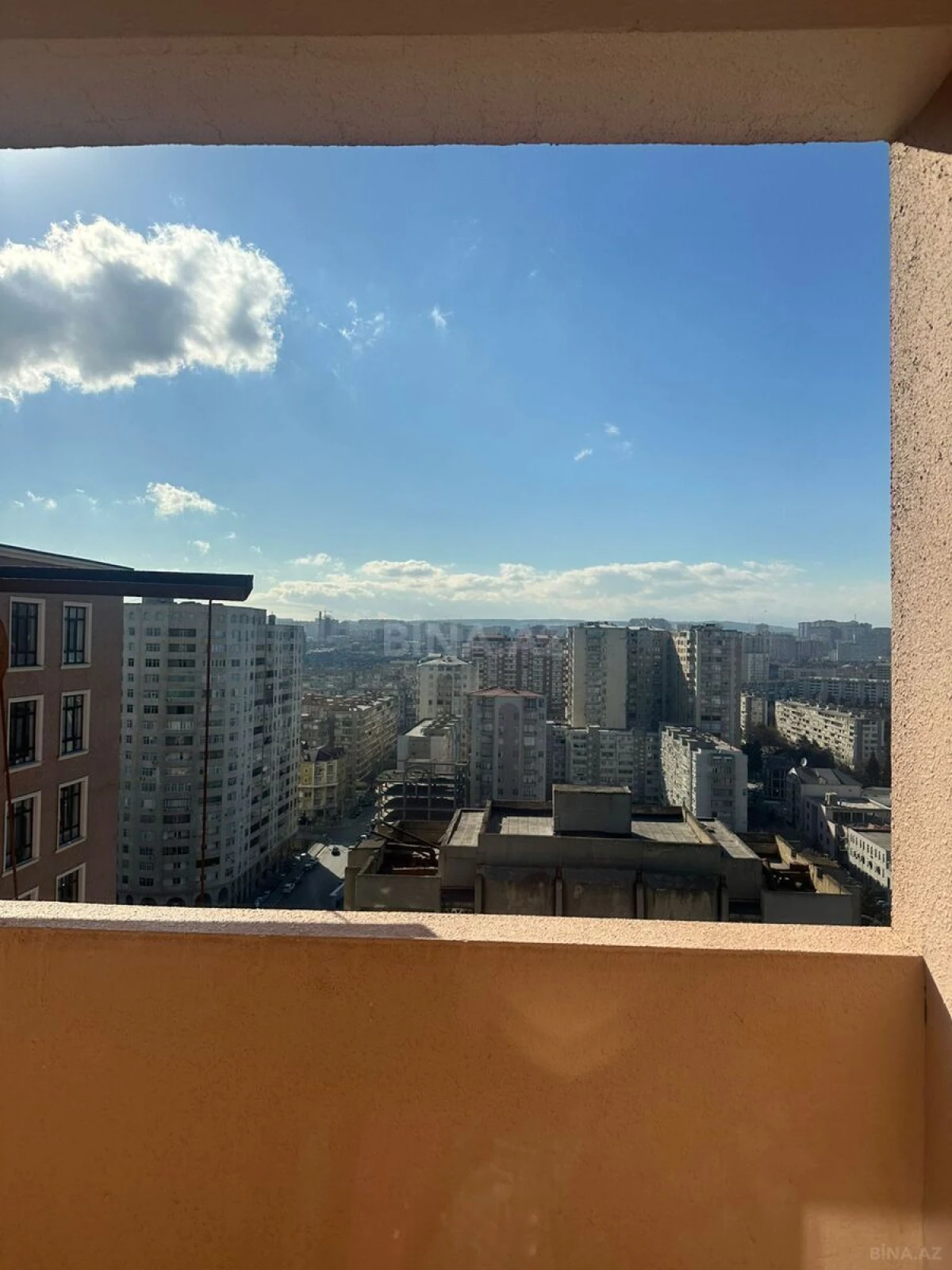 Satılır 2 otaqlı mənzil 68 m²