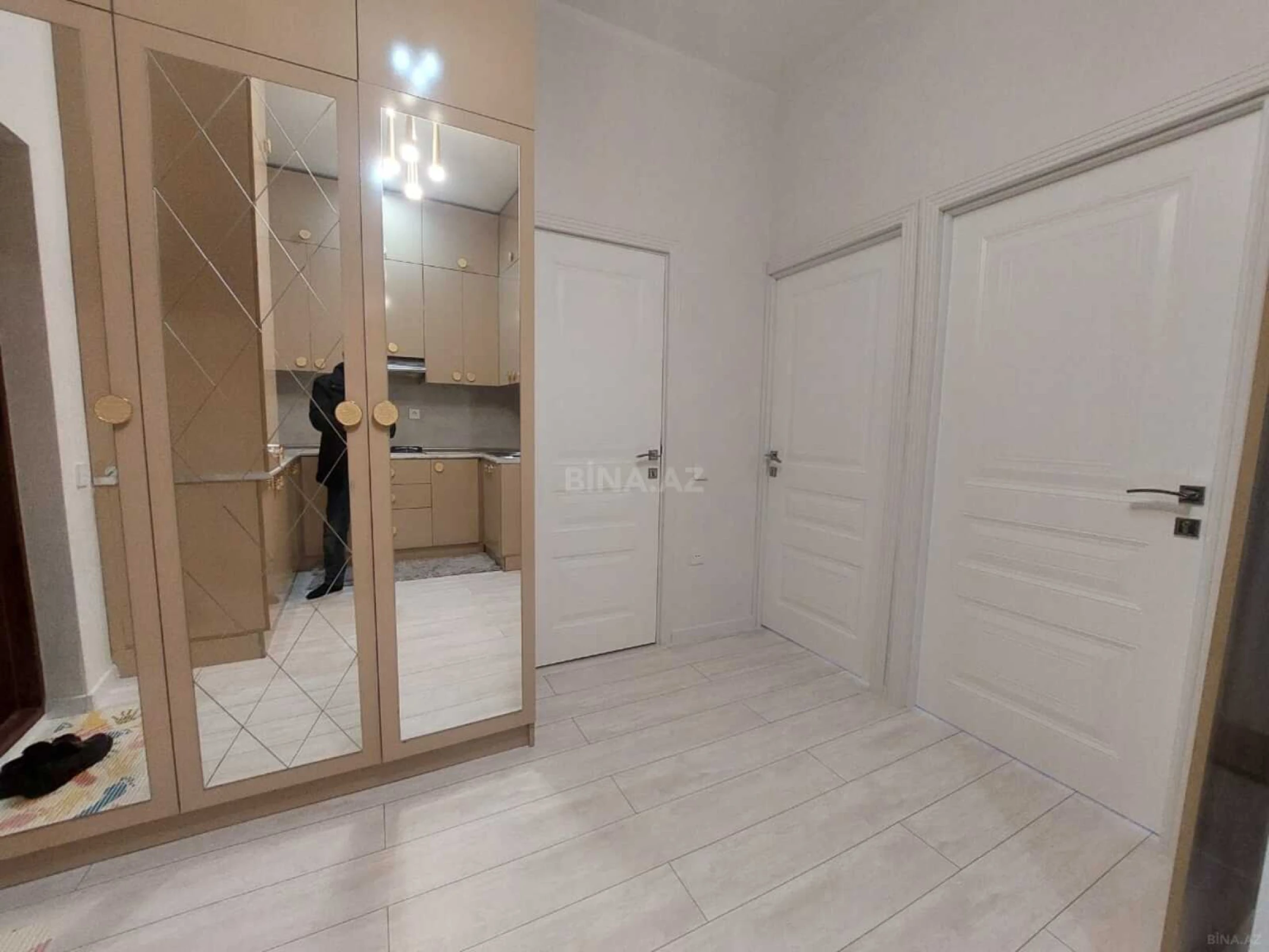 Satılır 2 otaqlı mənzil 68 m²